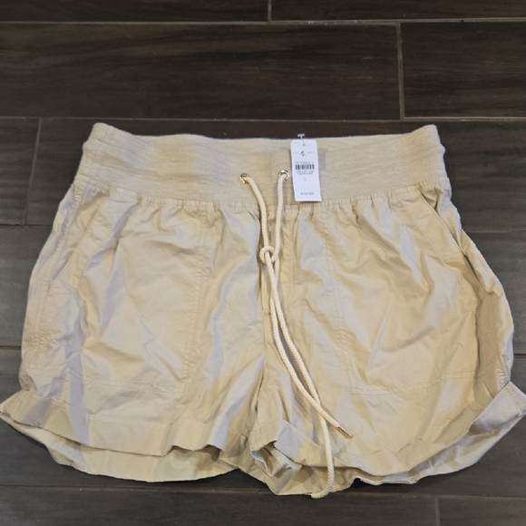Pants - Lou Grey Tan Shorts Sz L NWT